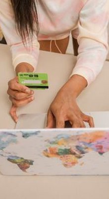 nên giữ quan điểm khách quan